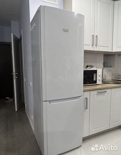 Холодильник Hotpoint Ariston