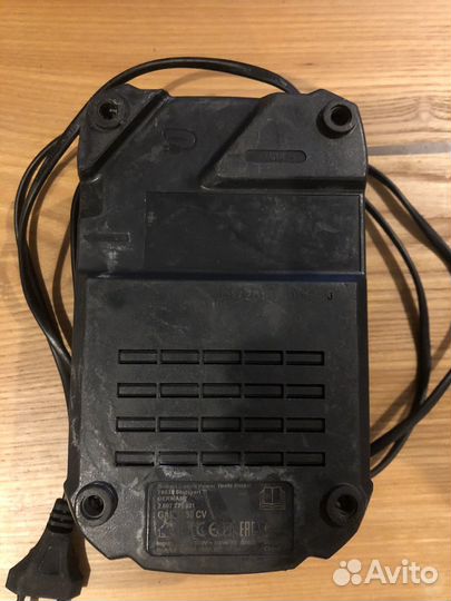 Зарядное устройство Bosch GAL 1880 cv