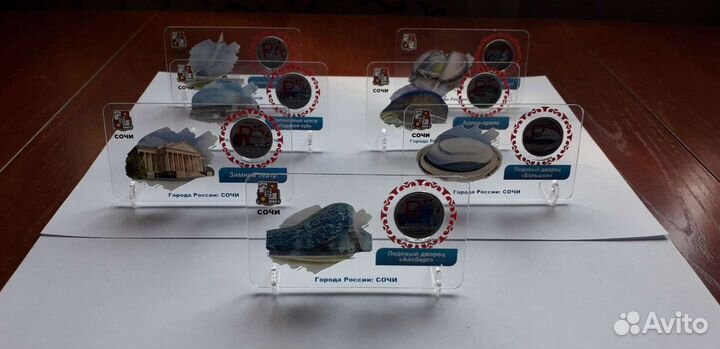 Сувенирный рубль в пластиковой подставке