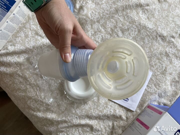 Молокоотсос ручной chicco + баночки avent