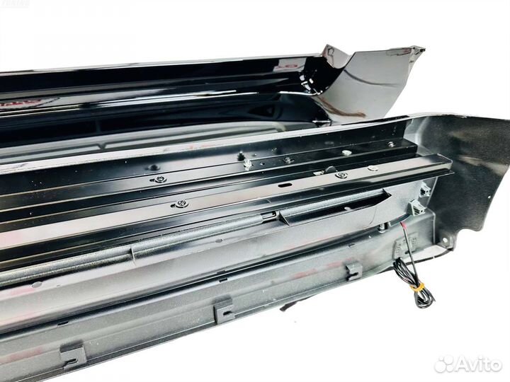 Подножки Toyota Land Cruiser 300 черные J1493