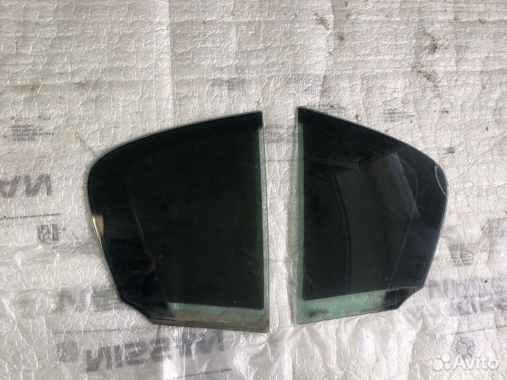 Стекло двери 2006 VW Passat B6 Седан 2005-2010