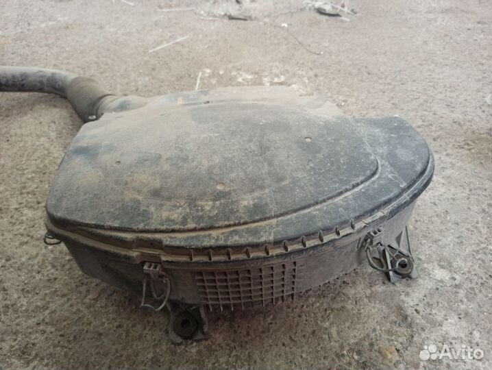 Корпус воздушного фильтра Renault Logan 2005-2014