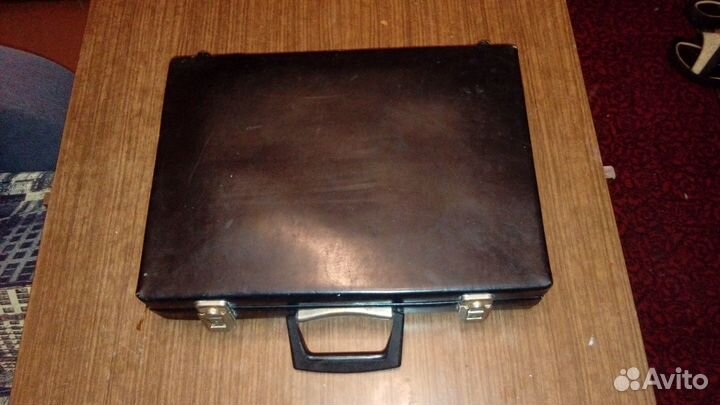 Чемодан дипломат