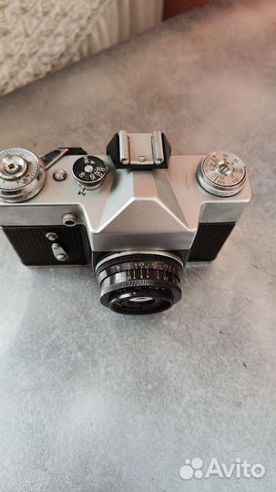 Пленочный фотоаппарат зенит