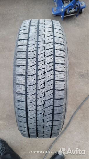 Bridgestone Blizzak VRX2 205/60 R16 92Q