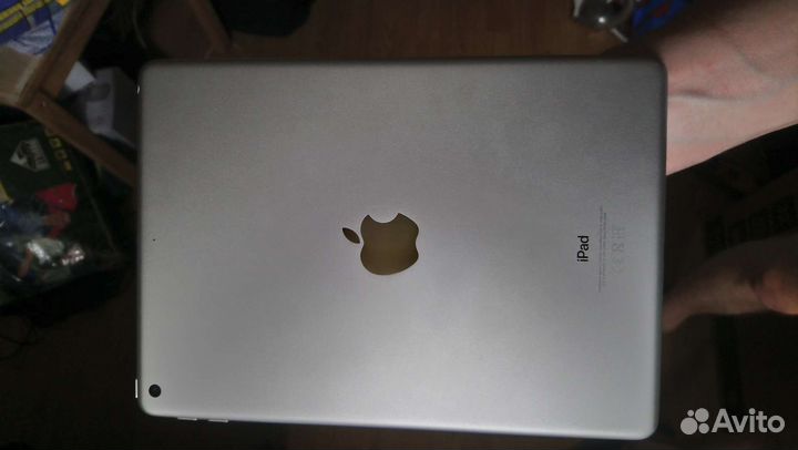 Планшет apple iPad a1893,на запчасти
