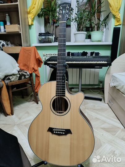 Электроакустическая гитара