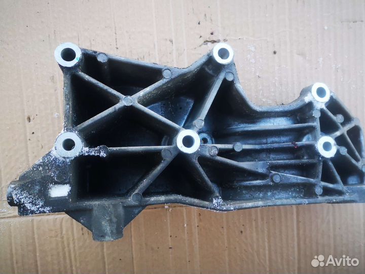 Кронштейн гур и генератора ALT 2,0 VW / Audi