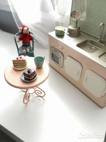 Стол бирюзовый