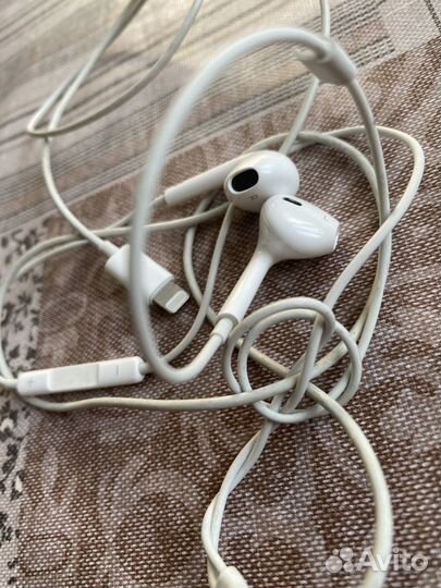 Наушники для iPhone проводные