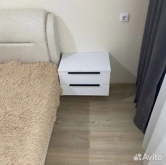 Тумба прикроватная