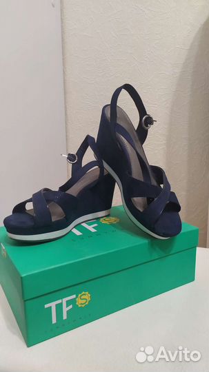 Босоножки женские