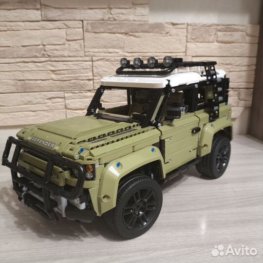 Аналог Lego Technic Land Rover Defender 90 (42110)