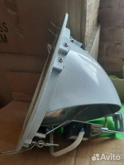 Потолочный светильник