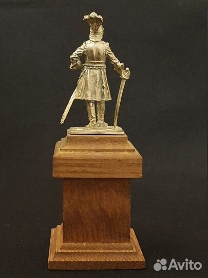Статуэтка 