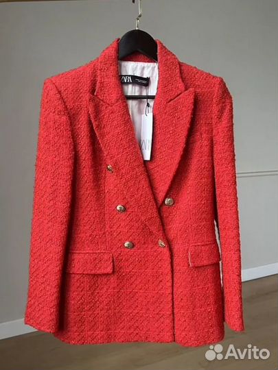 Zara красный твидовый пиджак