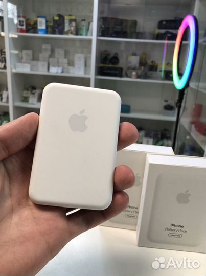Power bank для iPhone