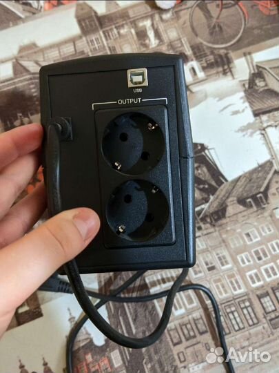 Источник бесперебойного питания Hiper clty-650u