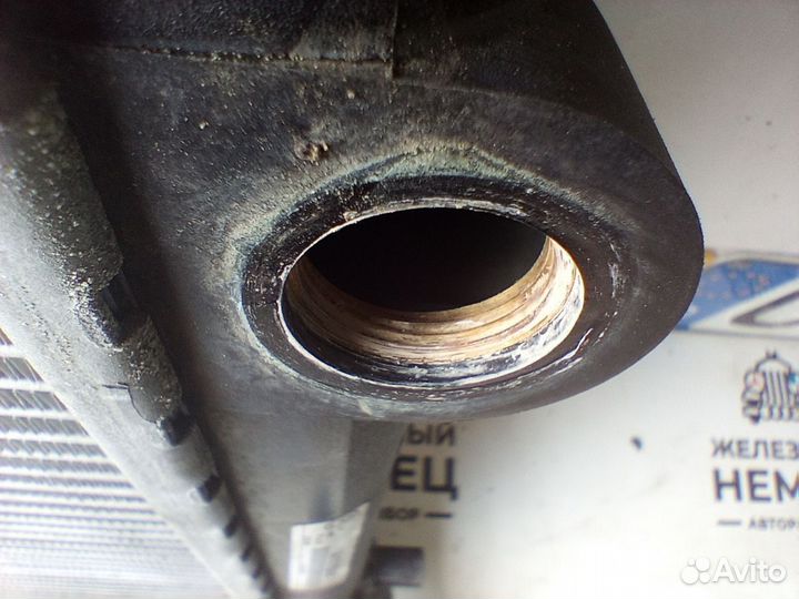 Радиатор охлаждения Volkswagen Golf 4