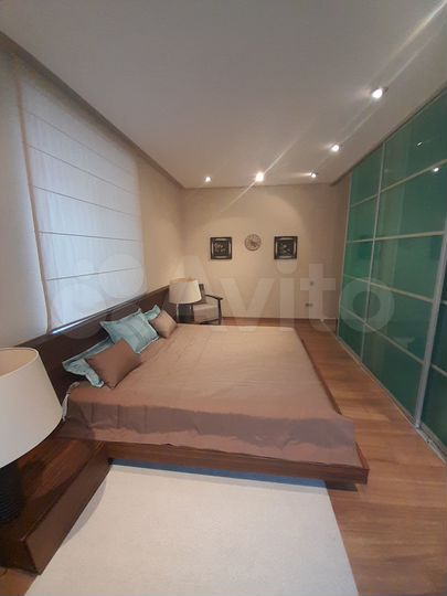 4-к. квартира, 101 м², 2/4 эт.