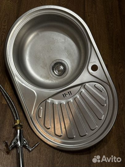 Раковина для кухни со смесителями