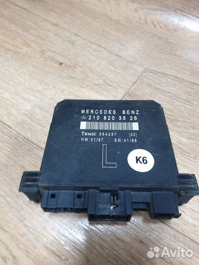 Блок комфорта двери передней левой Mercedes w202