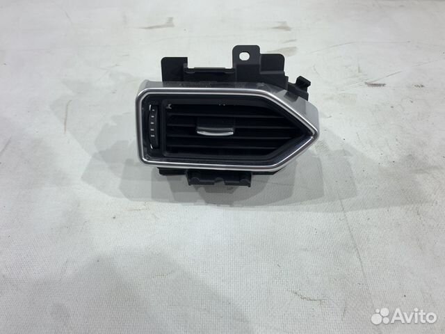 Воздушный дефлектор торпедо Mazda CX-5 KF