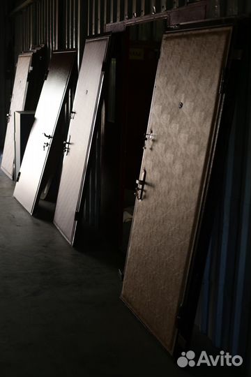 Дверь входная металлическая новая