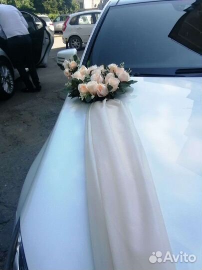 Украшение машины на свадьбу