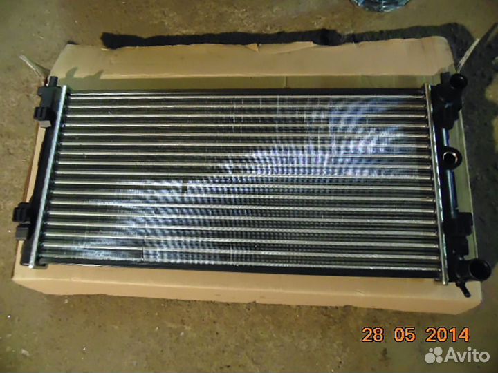 Радиатор охлаждения Фольксваген Поло 2010
