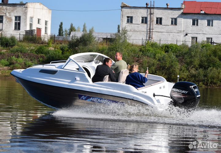 Новый катер с каютой Неман 550 комбинированный