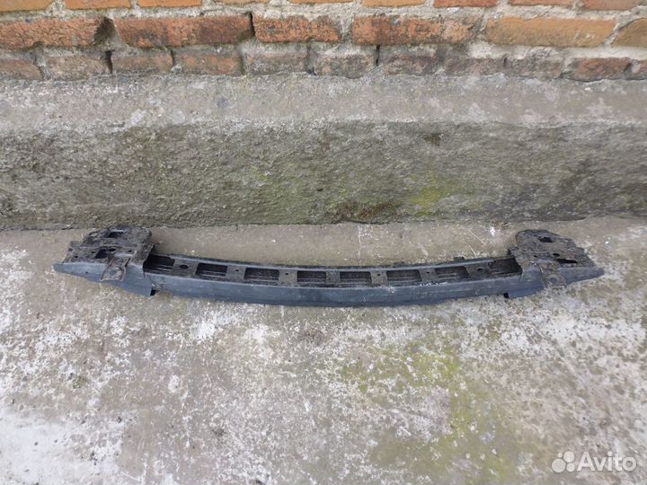 Хендай Санта Фе усилитель переднего бампера