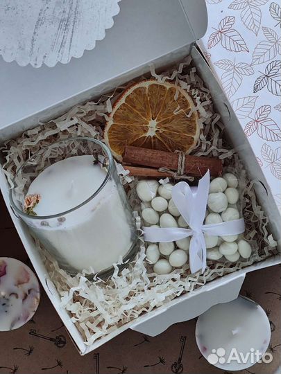Подарочный бокс свечи конфеты