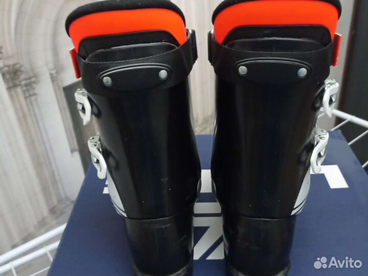 Горнолыжные ботинки детские