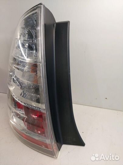 Фонарь задний левый Toyota Prius 2 NHW20 2011