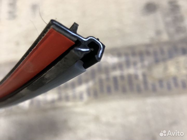 Молдинг лобового стекла новый Volvo XC90 2015