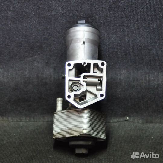 Корпус масляного фильтра VW Passat B6 2.0 TDi