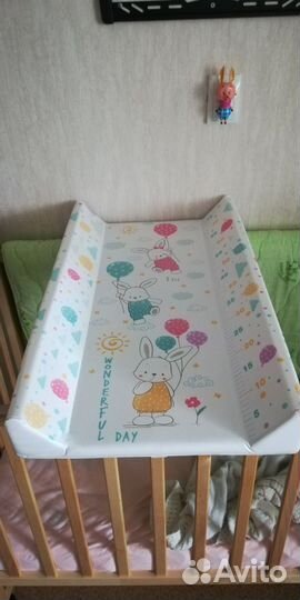 Пеленальная доска на кроватку