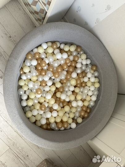 Сухой бассейн с шариками