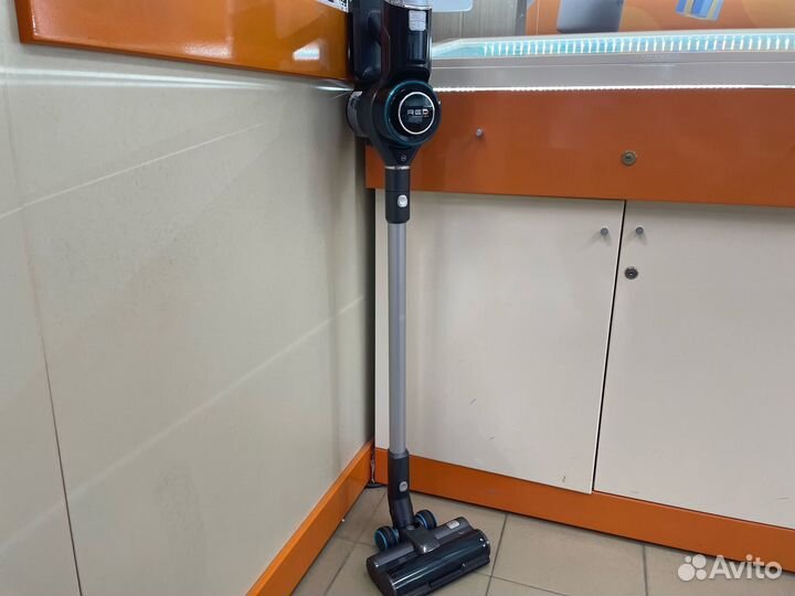 Пылесос Red Solution RV-UR3100 (нюр)