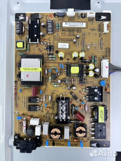 Разбор тв LG 42LM580S