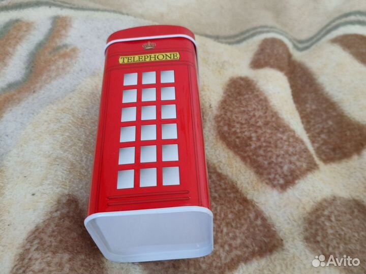 Копилка в виде телефонной будки