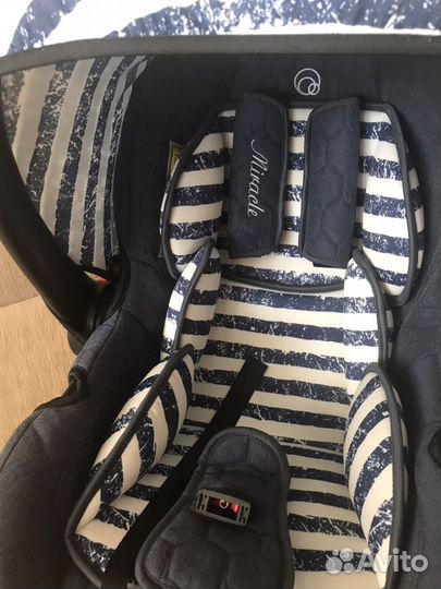 Детское автокресло (люлька-переноска)