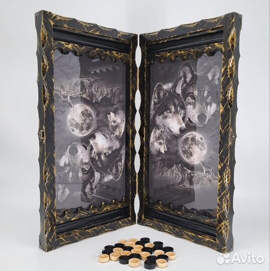 Нарды под стеклом в рамке из дерева Волки