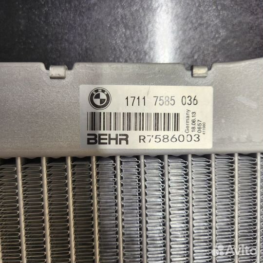Радиатор BMW X5 E70 17117585036