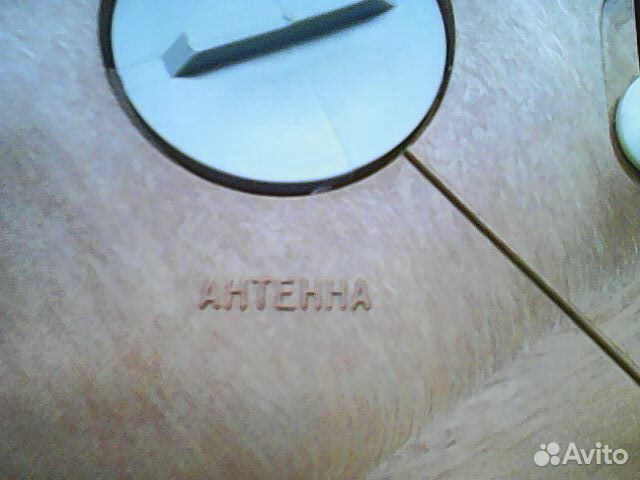 Прибор для письменных принадлежностей с радио