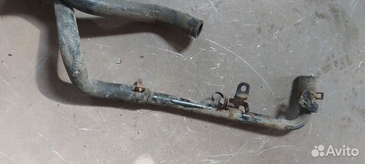 Патрубок охлаждения на Cadillac CTS