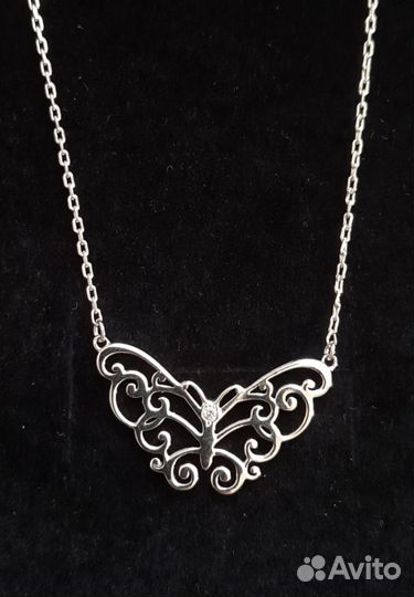 Колье с бриллиантом