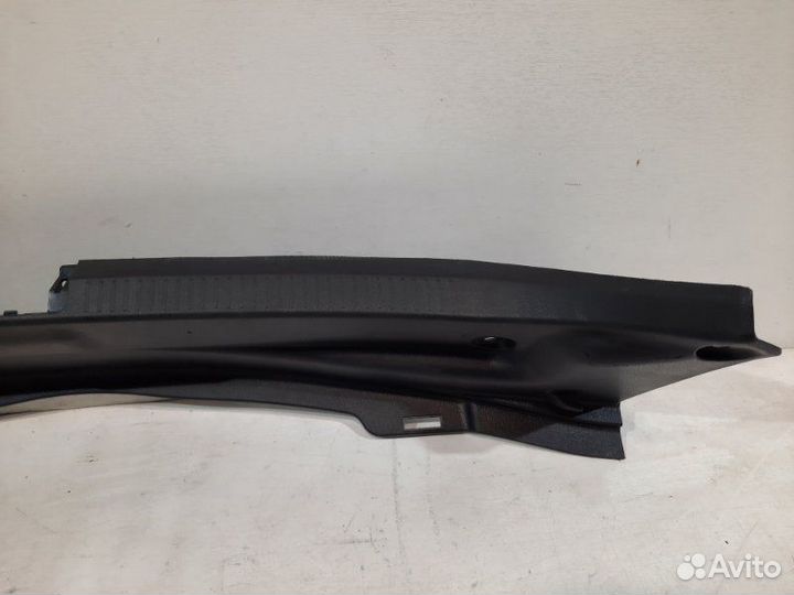 Накладка замка багажника Toyota Camry V70 2017